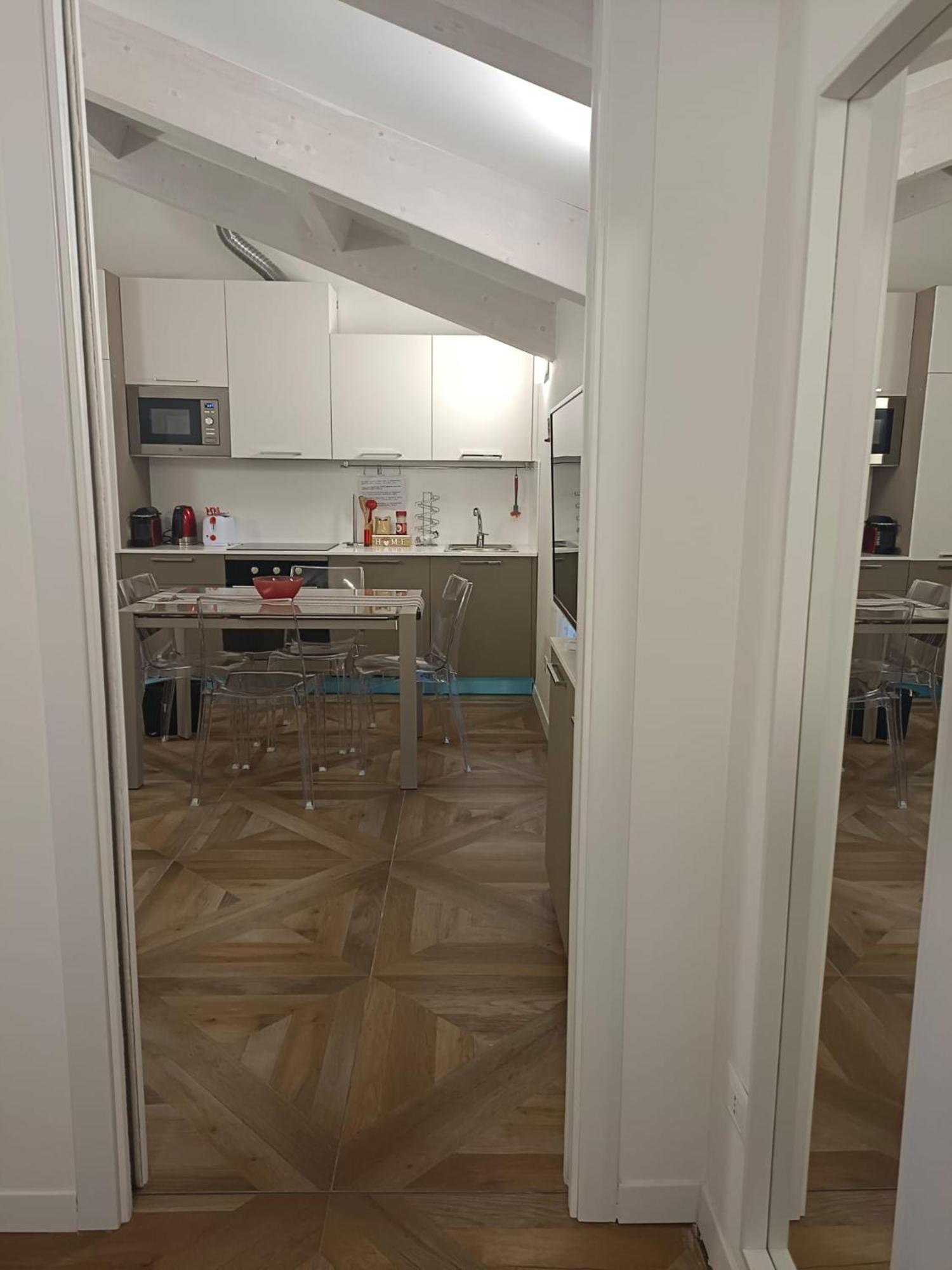 דירות מילאנו Luminoso Bilocale Zona Tibaldi Bocconi מראה חיצוני תמונה